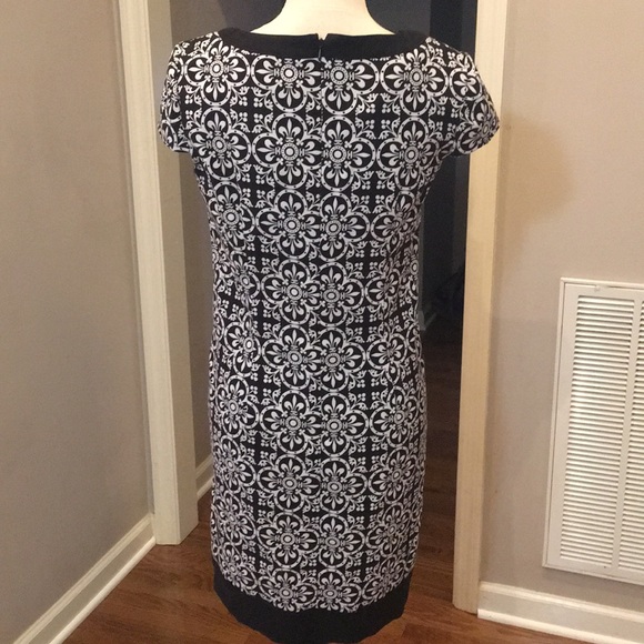 London Times dress with bow detail. 10P - Picture 3 of 5